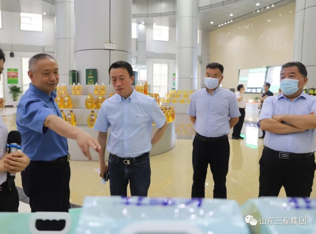 黑龍江省齊齊哈爾市糧食局黨組書記、局長周建宇來山東三星集團參觀調(diào)研