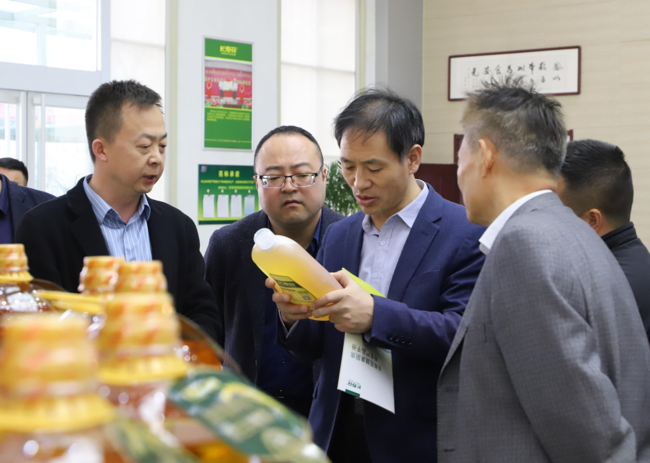 甘肅省定西市糧食和物資儲(chǔ)備局黨組書記、局長燕永春一行來山東三星集團(tuán)參觀座談