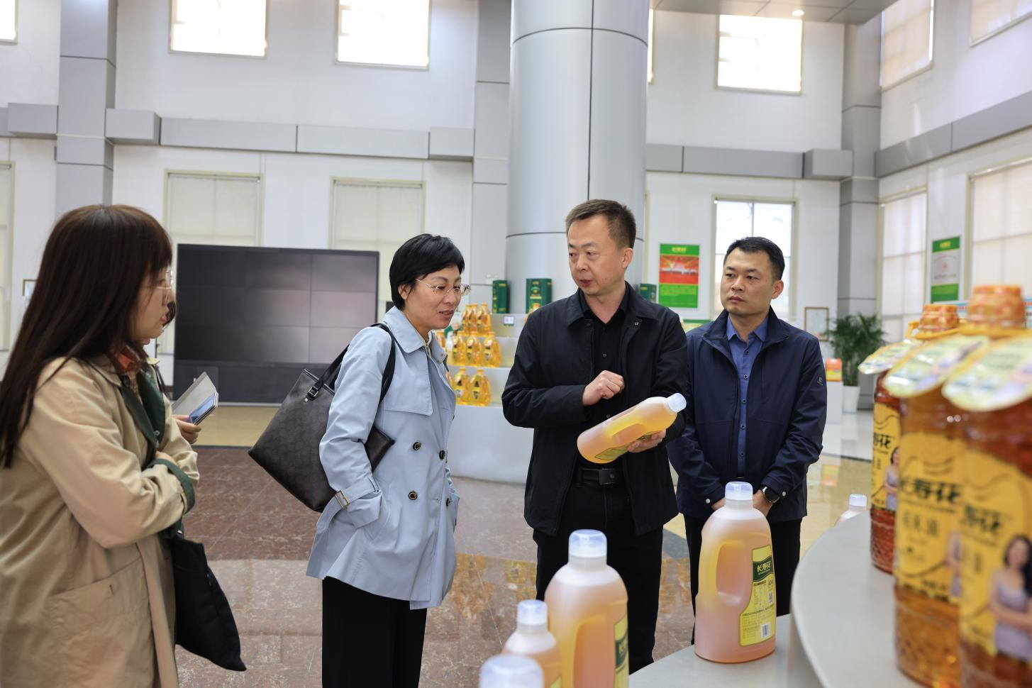 濱州市統(tǒng)計局、商務局聯(lián)合調(diào)研組來山東三星集團調(diào)研