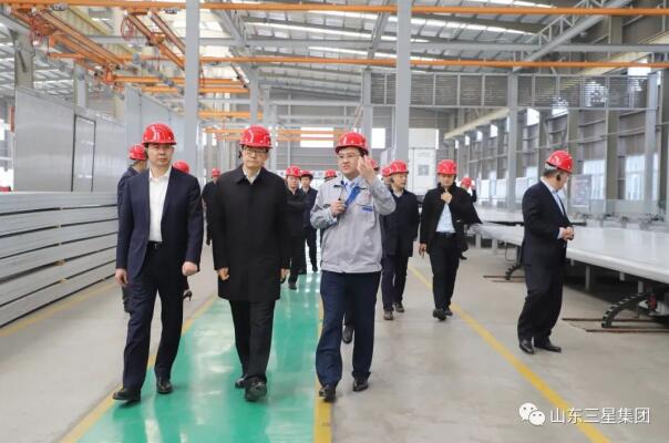 山東重工集團、濰柴動力、中國重汽集團、中通客車集團領(lǐng)導一行來機械公司交流考察