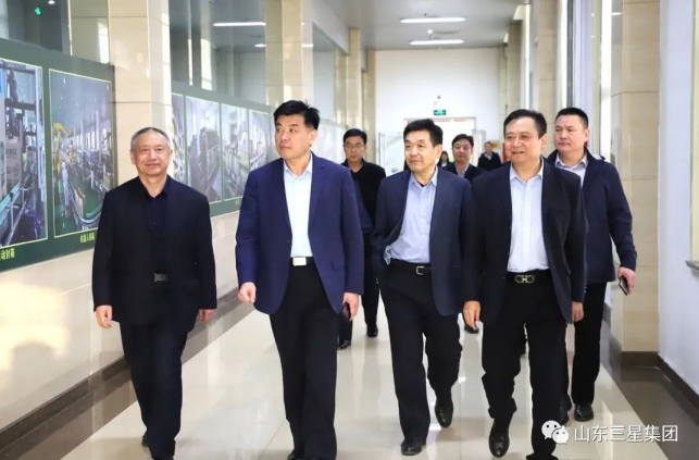 鄒平市副市長(zhǎng)、市公安局黨委書(shū)記、局長(zhǎng)張?jiān)缓Ｒ恍械缴綎|三星集團(tuán)參觀調(diào)研