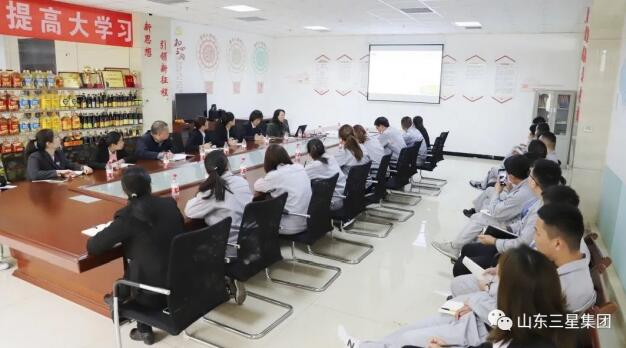 中國糧油學會知名油脂專家、河南工業(yè)大學教授劉玉蘭受邀來山東三星集團作專題講座