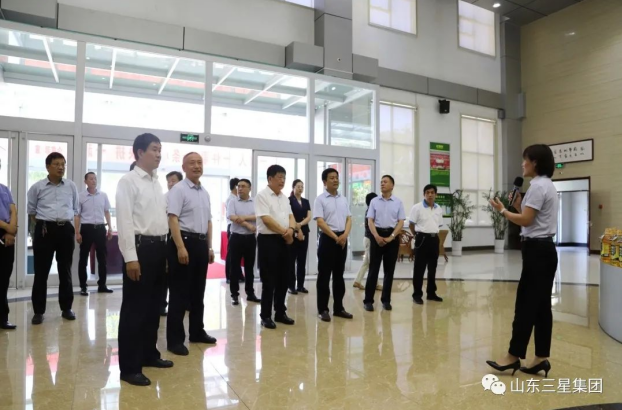 德州市政協(xié)黨組成員、副主席才玉璞來(lái)山東三星集團(tuán)參觀調(diào)研